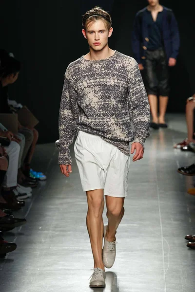 Look 9